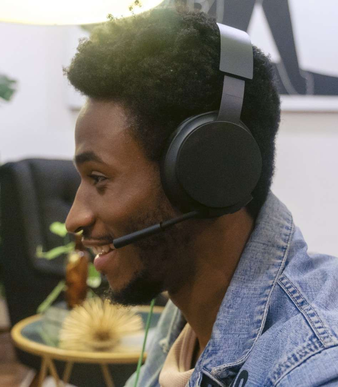 New Xbox headset by Microsoft with upgraded features and unique design compared to previous models